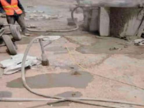 三门水泥混凝土路面板底注浆技术 路面脱空注浆整治方案